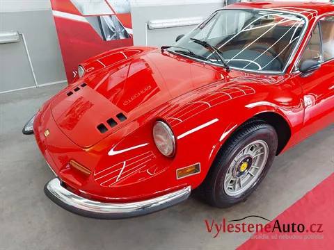 Ferrari Dino GT 1972 - Vícekroková renovace laku