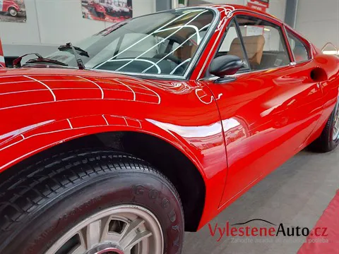 Ferrari Dino GT 1972 - Vícekroková renovace laku