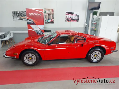 Ferrari Dino GT 1972 - Vícekroková renovace laku