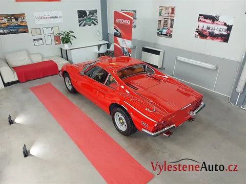 Ferrari Dino GT 1972 - Vícekroková renovace laku