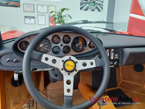 Ferrari Dino GT 1972 - Vícekroková renovace laku