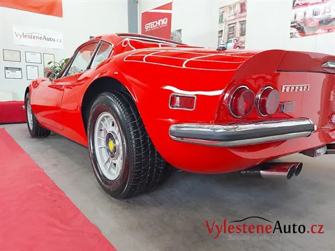 Ferrari Dino GT 1972 - Vícekroková renovace laku