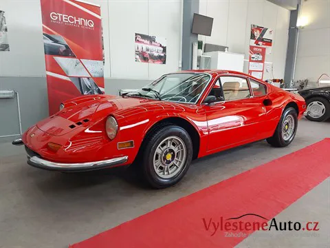 Ferrari Dino GT 1972 - Vícekroková renovace laku
