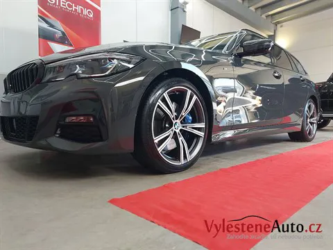 BMW 330d kombi - Vícekrokové leštění a keramická ochrana laku