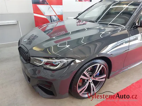 BMW 330d kombi - Vícekrokové leštění a keramická ochrana laku