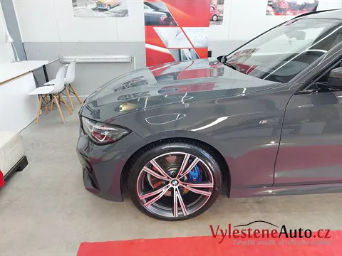 BMW 330d kombi - Vícekrokové leštění a keramická ochrana laku