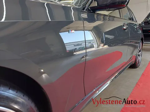 BMW 330d kombi - Vícekrokové leštění a keramická ochrana laku