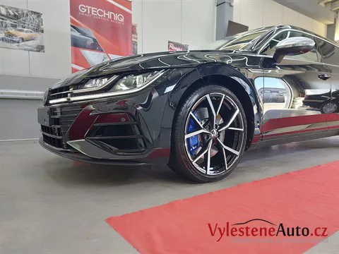 VW Arteon kombi R - Vícekrokové leštění a keramická ochrana laku
