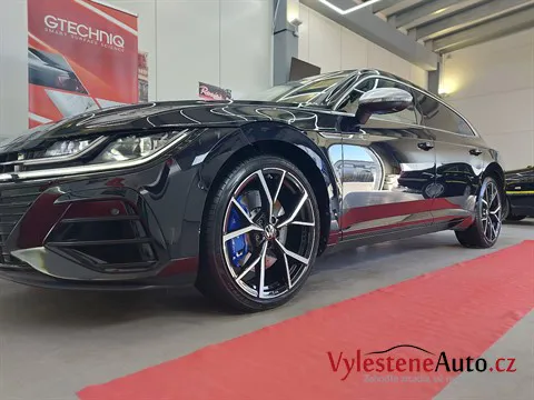 VW Arteon kombi R - Vícekrokové leštění a keramická ochrana laku