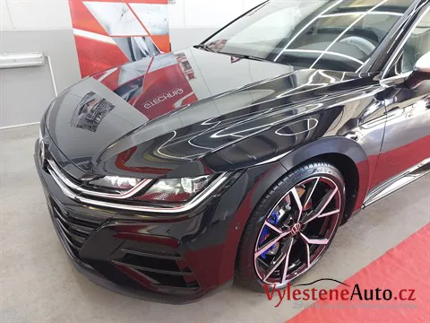 VW Arteon kombi R - Vícekrokové leštění a keramická ochrana laku