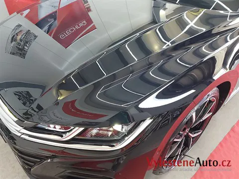 VW Arteon kombi R - Vícekrokové leštění a keramická ochrana laku