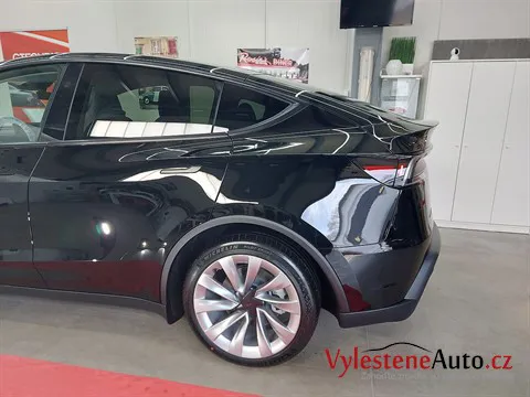 Tesla Model Y - Leštění a keramická ochrana laku