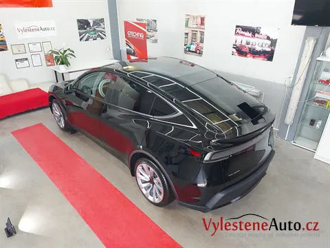 Tesla Model Y - Leštění a keramická ochrana laku