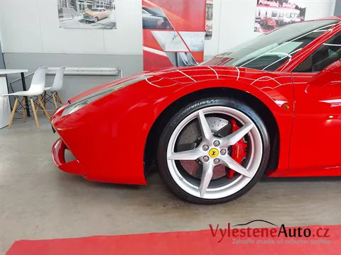 Ferrari 458 Italia - Vícekroková renovace laku