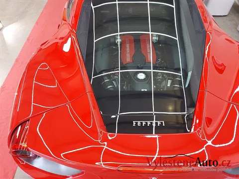 Ferrari 458 Italia - Vícekroková renovace laku