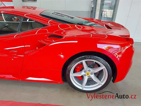 Ferrari 458 Italia - Vícekroková renovace laku