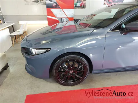 Mazda 3 - Leštění a keramická ochrana laku