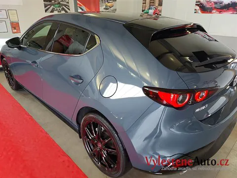 Mazda 3 - Leštění a keramická ochrana laku