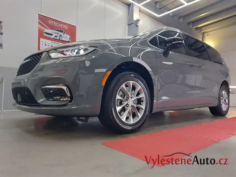 Chrysler Pacifica 3.6 V6 - Leštění a keramická ochrana laku