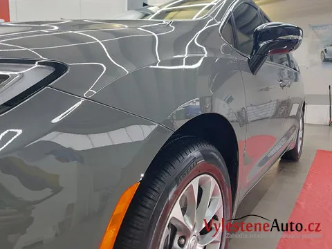 Chrysler Pacifica 3.6 V6 - Leštění a keramická ochrana laku