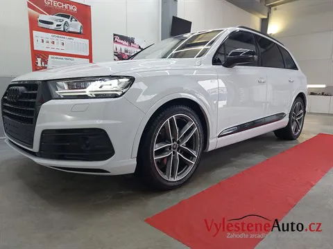 Audi Q7 - Vícekroková renovace a ochrana laku