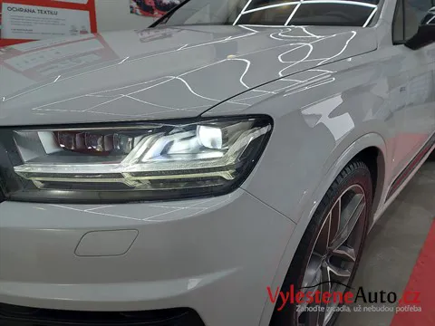 Audi Q7 - Vícekroková renovace a ochrana laku