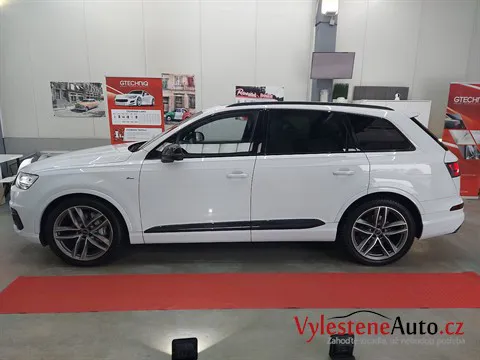 Audi Q7 - Vícekroková renovace a ochrana laku