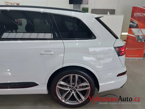 Audi Q7 - Vícekroková renovace a ochrana laku
