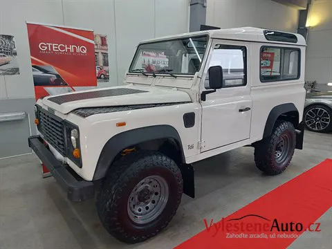 Land Rover Defender - Vícekroková renovace a ochrana laku
