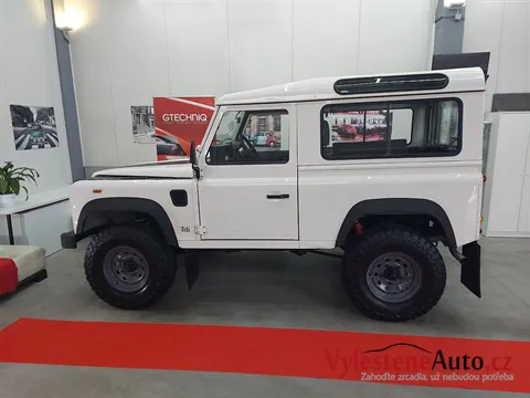Land Rover Defender - Vícekroková renovace a ochrana laku