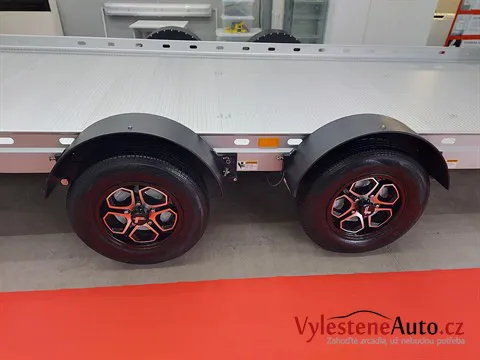 Vlek na přepravu sportovních automobilů - Čištění, odmaštění a keramická ochrana