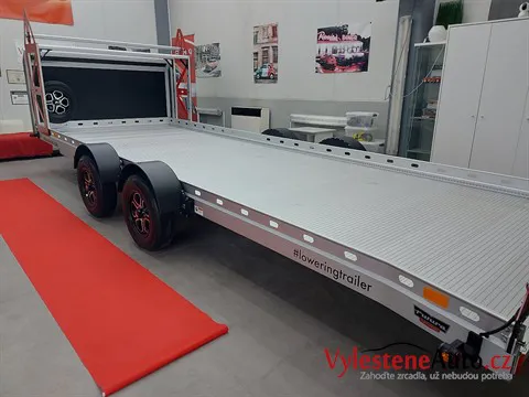 Vlek na přepravu sportovních automobilů - Čištění, odmaštění a keramická ochrana