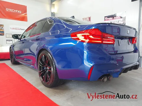 BMW M5 