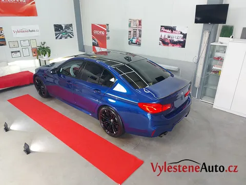 BMW M5 