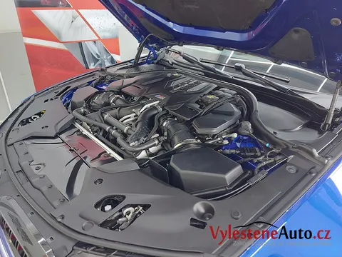 BMW M5 