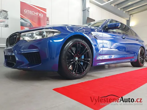 BMW M5 