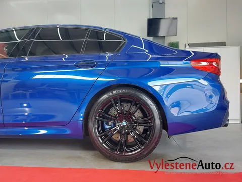 BMW M5 