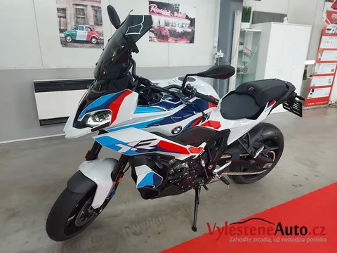BMW M1000XR