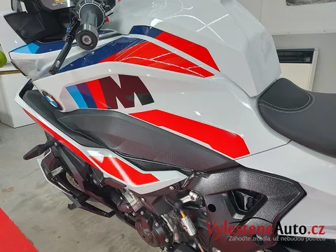 BMW M1000XR