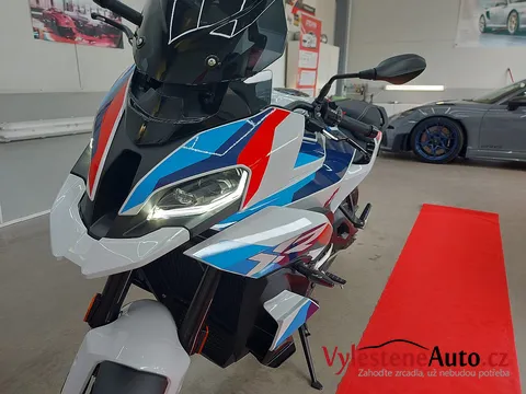 BMW M1000XR