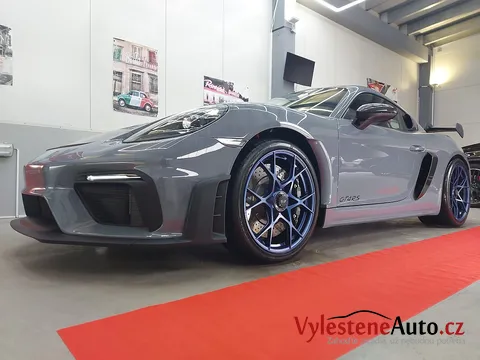 Porsche GT4 RS