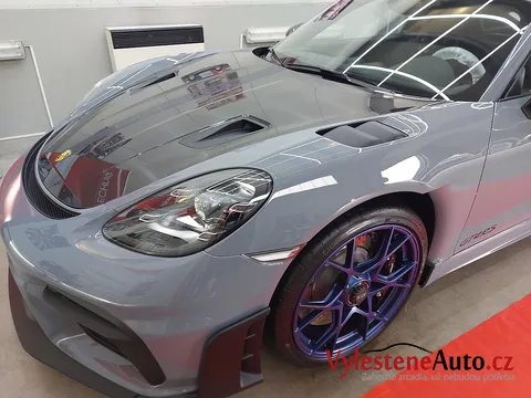 Porsche GT4 RS