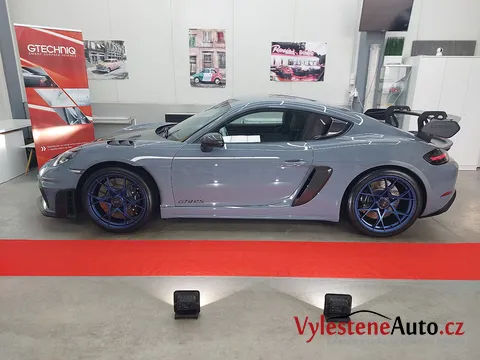 Porsche GT4 RS