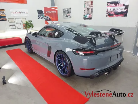 Porsche GT4 RS