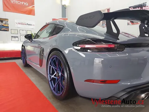 Porsche GT4 RS