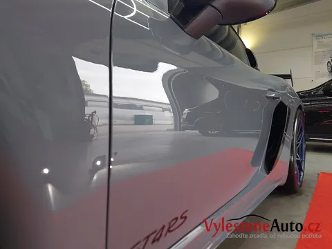 Porsche GT4 RS