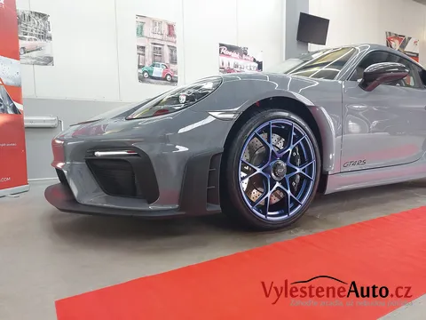 Porsche GT4 RS