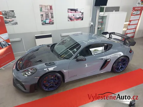 Porsche GT4 RS