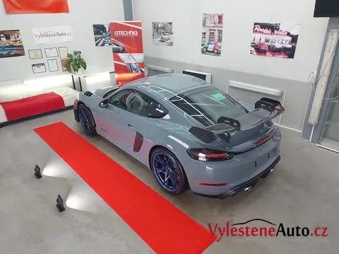 Porsche GT4 RS