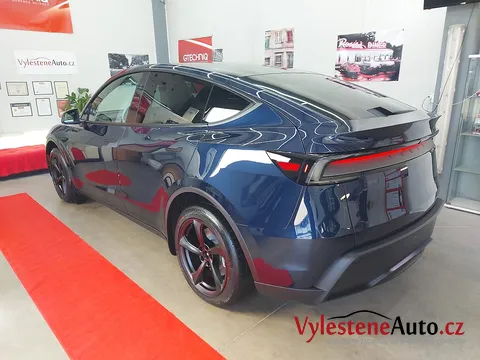 Tesla Y